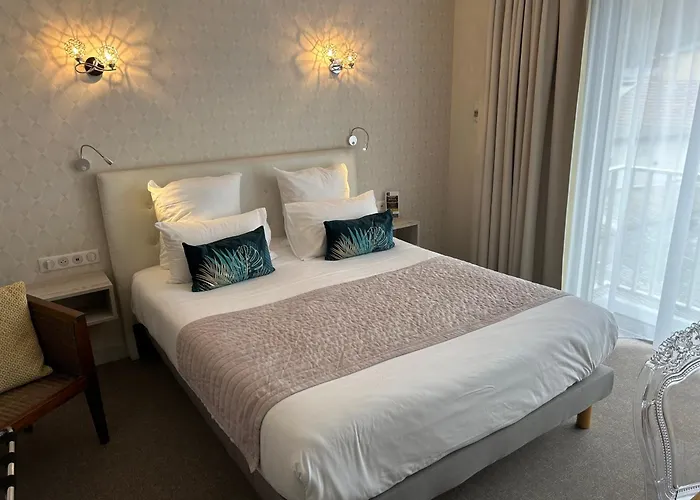 Cit\'Hotel Grand Hotel L\'Etape